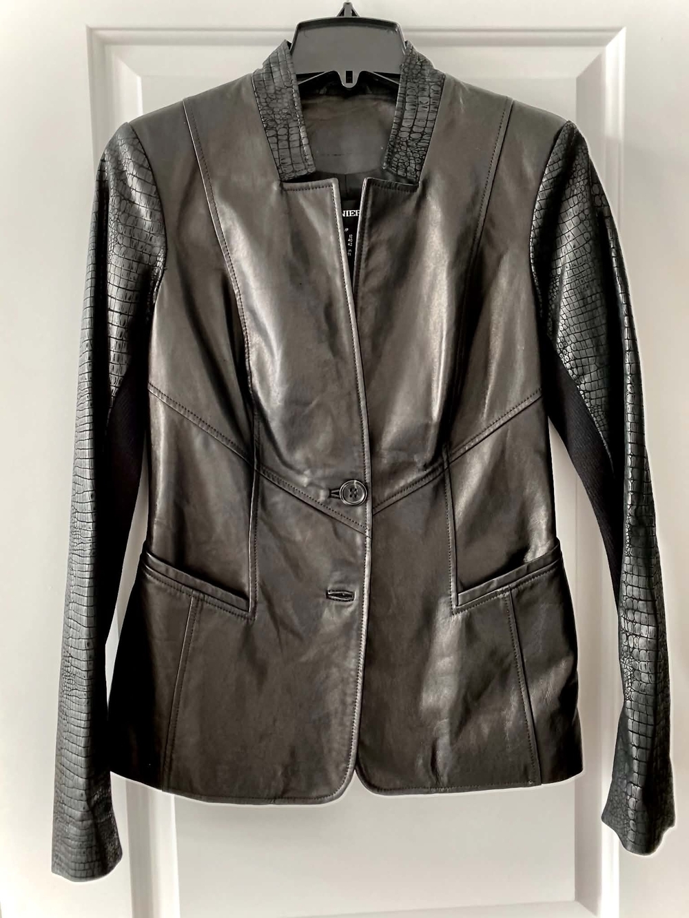 Danier Leather JACKET - Small